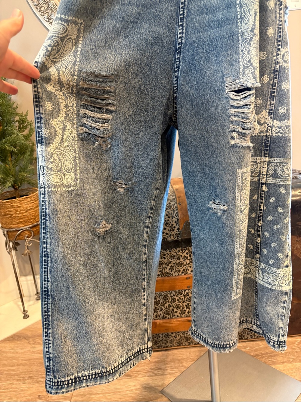 Easel Denim Bandana Patch Wide-Leg Overalls - Blue - Picture 3 of 14